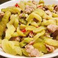 姚佩妘 的 肉絲炒醃越瓜 cooksnap