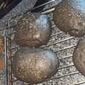 El cooksnap de Ana María Capel cuando hizo Pan bao con tinta de calamar.