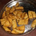 Reena Yadav का कुकस्नैप जब उन्होंने नमकीन मसाला मठरी स्टिक (Namkeen Masala mathri stick recipe in Hindi) बनाया था।