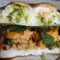Shiva Sharma का कुकस्नैप जब उन्होंने मुम्बई स्ट्रीट स्टाइल बड़ा पाव (mumbai street style vada pav recipe in Hindi) बनाया था।