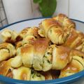 Szöböllődi Beáta Cooksnap-ja, amikor elkészítette a(z) Medvehagymás kifli receptet.