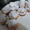 Cooksnap από eiriniroub στη συνταγή Αφράτα muffins βανίλια με κομματάκια σοκολάτας