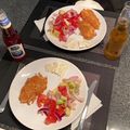 Ágnes Kovács 🌸 Cooksnap-ja, amikor elkészítette a(z) Aszalt paradicsomos tavaszi saláta, sajtbundában sült csirkemellel receptet.