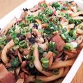 kaori238's cooksnap of when they made 簡単美味ランチ♪海苔バター醤油焼きうどん.