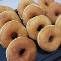 Cooksnap dari yeyenyeyen untuk resep Donat Menul, soft and fluffy!  👍😍