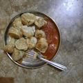 Manilata FoOd का कुकस्नैप जब उन्होंने मोमो के साथ मोमो चटनी (momo ke sath momo chutney recipe in Hindi) बनाया था।