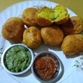 Jagruti Jhobalia's cooksnap of when they made બટાટા વડા.