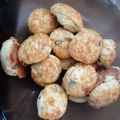 Bettina Berzlánovich Cooksnap-ja, amikor elkészítette a(z) Medvehagymás pogácsa receptet.