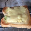 フランクフルトJr's cooksnap of when they made 残り物でもＯＫ！ポテサラのっけトースト.