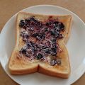 ラリー＆サラ's cooksnap of when they made ブルーベリージャム＆マーガリンのトースト.
