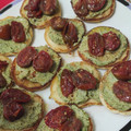El cooksnap de Esther cuando hizo Blinis con pesto de brócoli y Tomates asados.