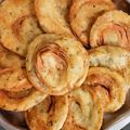 Beenal Sodha's cooksnap of when they made મેંદાની ફરસી પૂરી.