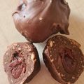 Béres Gabriella Cooksnap-ja, amikor elkészítette a(z) Csokis meggyes, és kókusz golyók 🍫🍒🥥 receptet.