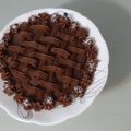 کوک اسنپ اکرم بعد از امتحان کردن حلوای خوش رنگ و خوشمزه برای مراسم.
