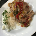 El cooksnap de Erika Rodríguez cuando hizo Bondiola a la cerveza con arroz blanco al pesto.