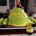 samyc's cooksnap of when they made Taisen's Frozen Elsa cake.
