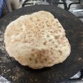 صورة من MonMon Basha، شاركها بعد تجربة وصفة خبز التورتيلا بطحين اسمر مع حبه البركه والسمسم و(بدون فرن)