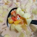 Cooksnap Cempaka Putih semasa beliau membuat Mixed Fruit Cocktails.
