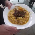 El cooksnap de Sabri en la huerta cuando hizo Locro de Mayo fácil.