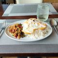 Komsan Chuaisuk's cooksnap of when they made หมูสับผัดกะเพราพริกแห้ง.
