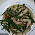 彭士芳 的 韭菜花炒香菇 cooksnap