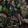 El cooksnap de Mery cuando hizo Pollo, brócoli y champiñones con salsa de soja.