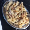 Cooksnap από Γιώτα Αποστολάκη στη συνταγή Στριφτά κρουασίνια σφολιάτας με μπέικον και parmigiano. Το εύκολο snack στο εξοχικό σας