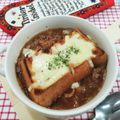 在宅勤務のおじさん's cooksnap of when they made 食パンで＊絶品オニオングラタンスープ.