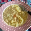 Cooksnap de Tainara Schmitz quando cozinhou Sopa de macarrão.