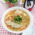 在宅勤務のおじさん's cooksnap of when they made 餃子があったら♪レタスと玉子のスープ餃子.