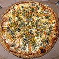 صورة من دلال فاتح ، شاركها بعد تجربة وصفة بيتزا بطاووق😋🍕