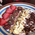 El cooksnap de Yazmin Serrano cuando hizo Yogur griego natural con plátano, mandarina y canela.