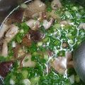 yichun 的 菇菇蔥雞湯 cooksnap