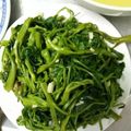 Cooksnap của Trịnh Minh Nguyệt khi họ làm theo món Rau muống xào tỏi