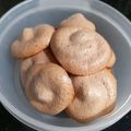 Cooksnap Santi Sudarni semasa beliau membuat Matcha Meringue Cookies yang Manis, Wangi dan Enak.