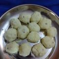 Kinjal Kukadia's cooksnap of when they made કોપરા ના લાડુ.