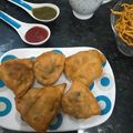 Meenakshi Bansal का कुकस्नैप जब उन्होंने आलू समोसा (samosa recipe in hindi) बनाया था।