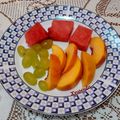 Cooksnap από 𝒳𝓇𝓊𝓈𝑜𝓊𝓁𝒶 𝒦𝑜𝓃𝓉𝑜𝓅𝑜𝓊𝓁𝑜𝓊 στη συνταγή Ατομική Φρουτοσαλάτα, με καρπούζι, σταφύλι και νεκταρίνι... by DaddyMenu