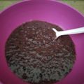Cooksnap Wanish Baked semasa beliau membuat Bubur Pulut Hitam.