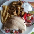 Mónika Oláh-Kása Cooksnap-ja, amikor elkészítette a(z) Gyros házi pitában receptet.