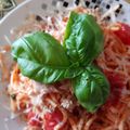 Eőry Edina Cooksnap-ja, amikor elkészítette a(z) Spagetti koktélparadicsommal, mozzarellával, friss bazsalikommal receptet.