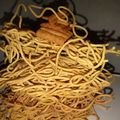  Chef Richa pathak. का कुकस्नैप जब उन्होंने बेसन के सेव (Besan ke sev recipe in hindi) बनाया था।