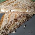 Cooksnap από elenixania στη συνταγή Τοστ με μέλι και μήλο και φέτα