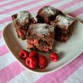 KatJul Cooksnap-ja, amikor elkészítette a(z) Csokis-málnás ribizlis kocka receptet.