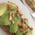 El cooksnap de Marieta cuando hizo Tostadas de aguacate y kiwi con queso philadelphia.