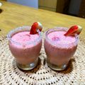 Cooksnap dari sandi untuk resep STRAWBERRY Yakult JUICE