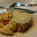 Cooksnap dari Ummi Kiya untuk resep Beef Steak Saus Keju with Potato Wedges