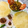 @ Chef Lata Sachdev .77 का कुकस्नैप जब उन्होंने छोले भटूरे (chole bhature recipe in Hindi) बनाया था।