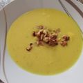Anta Cooksnap-ja, amikor elkészítette a(z) Kurkumás szárzellerkrémleves pirított dióval receptet.
