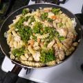 El cooksnap de Moises Gochez cuando hizo Spaghetti con pollo y brócoli.